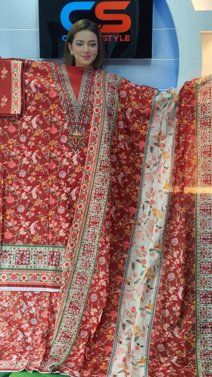 New Premium Zom Zom Lawn Three Piece With Print Salwar