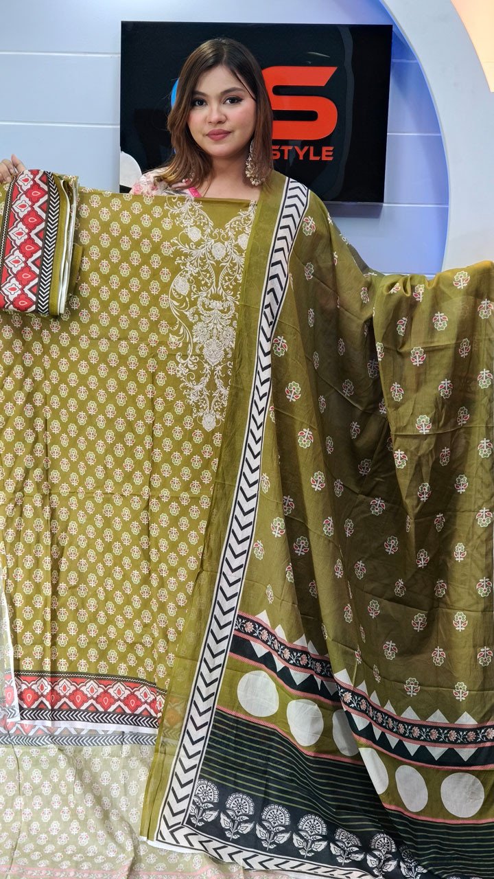 New Premium Zom Zom Lawn Three Piece With Print Salwar