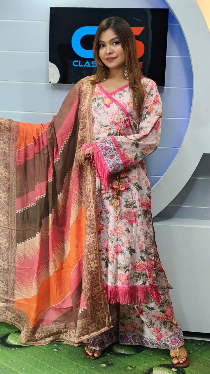 New Premium Zom Zom Lawn Three Piece With Print Salwar